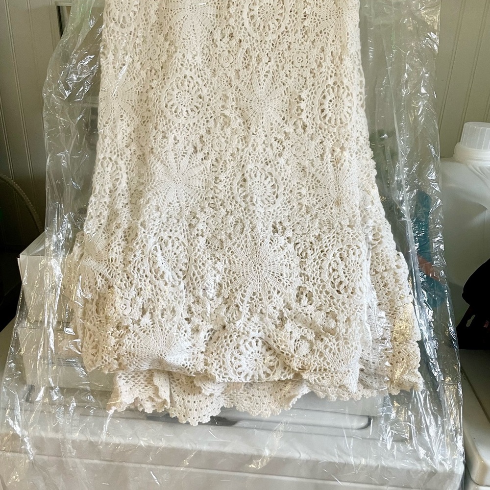 Vtg Heirloom Handmade Lace Rectangular Tablecloth 63” x 96”